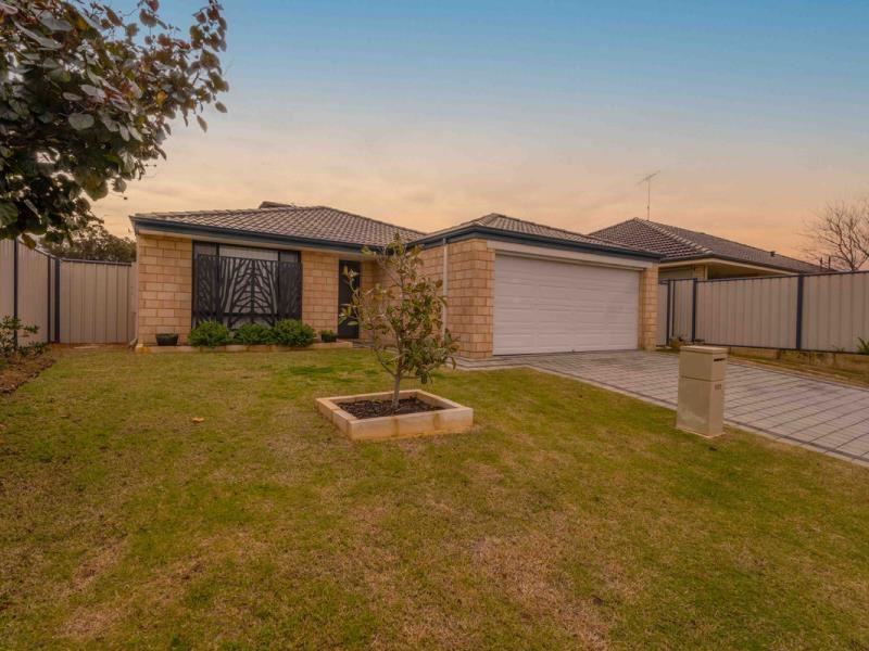 107 Camden Way, Meadow Springs