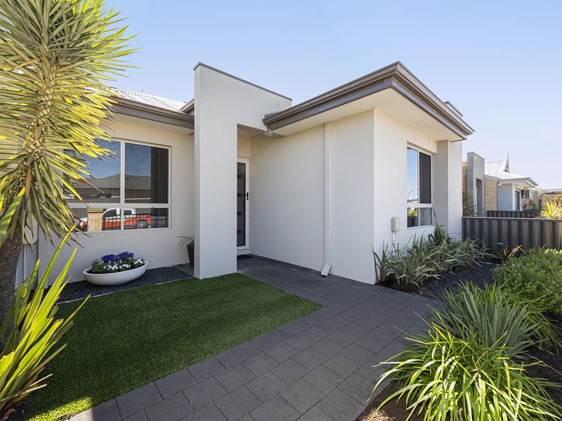 7 Peahen Street, Aveley