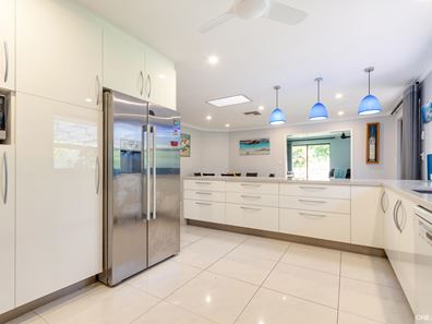 4 Carterton Place, Padbury WA 6025