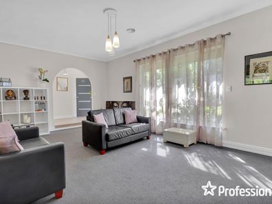 36 Matthew Way, Thornlie WA 6108