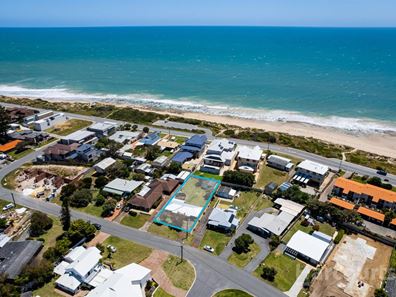 18 Sharland Street, Halls Head WA 6210