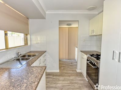 1 Neale Place, Cooloongup WA 6168