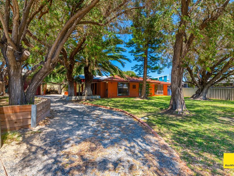 2 Cunliffe Street, Lancelin WA 6044