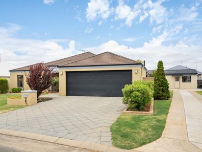 40 Seahorse Crescent, Geographe WA 6280