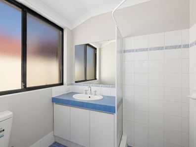 8 Clipper Parade, Canning Vale WA 6155