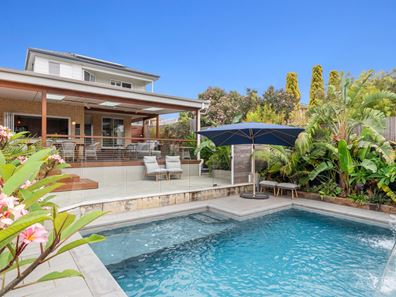 15 Carina Circle, Halls Head WA 6210