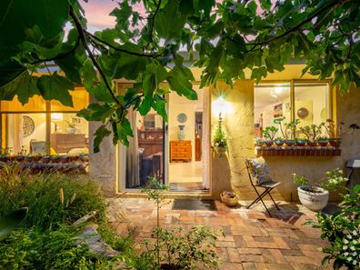 23B Chalmers Street, Fremantle WA 6160