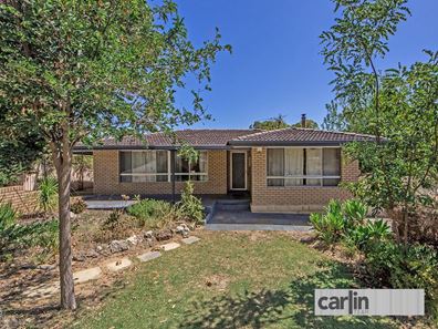 5 Maycock Place, Orelia WA 6167