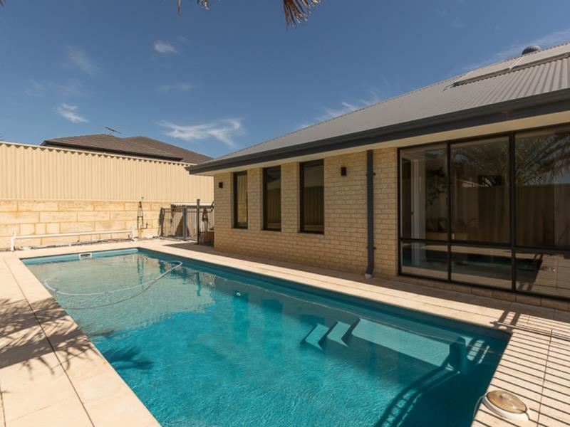 54 Hinchinbrook Avenue, Ridgewood