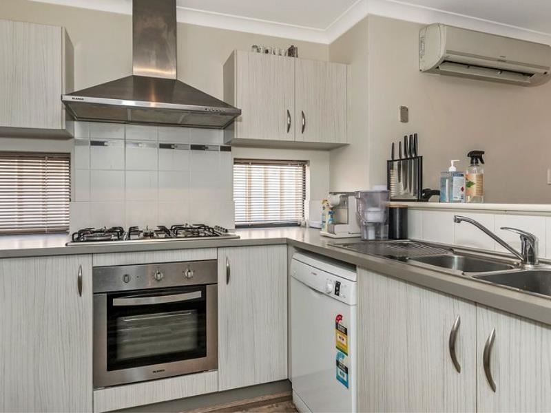 3/23 Frost Bend, Piara Waters