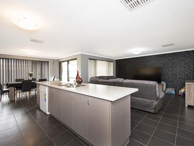 12 Kempeana Way, Baldivis WA 6171