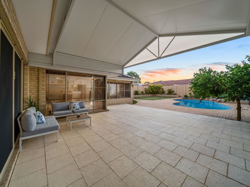 16 Channar Rise, Duncraig