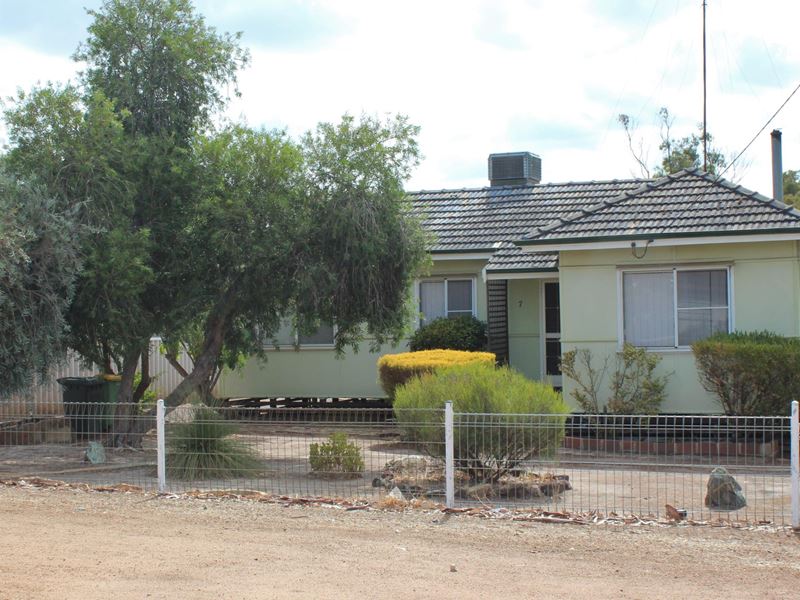 7 Yalbaroo Rd, Northam