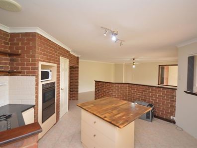 18 Muntries Place, Halls Head WA 6210