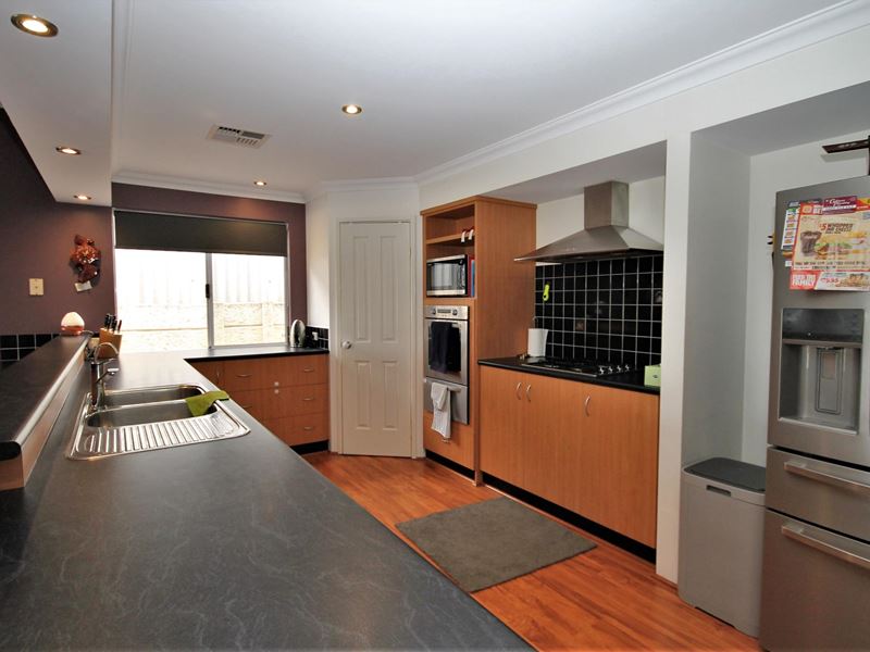 6 Whatman Way, Australind