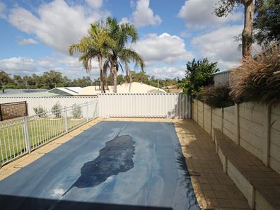 6 Whatman Way, Australind WA 6233