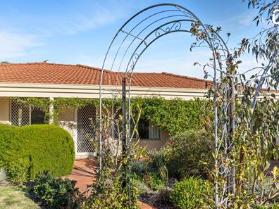 54 Wyperfeld Gardens, Ballajura WA 6066