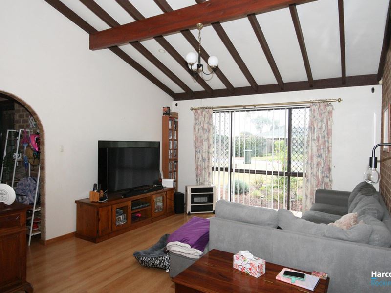 8 Cutter Road, Waikiki