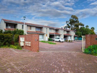 6/18 Selsey Way, Balga WA 6061