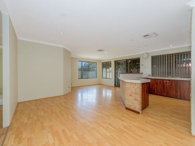 40 Mccubbin Loop, Seville Grove WA 6112