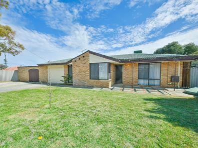 18 Yarle Crt, Cooloongup WA 6168