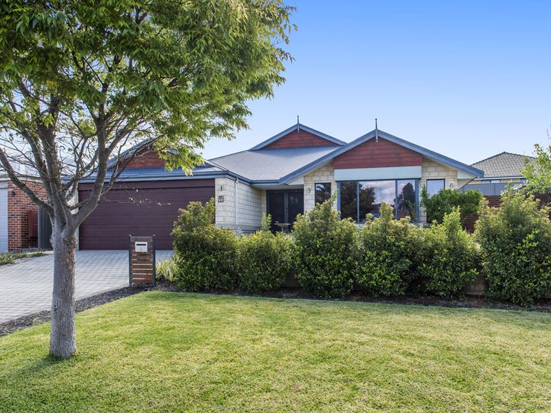 8 Yarwood Nook, Aveley