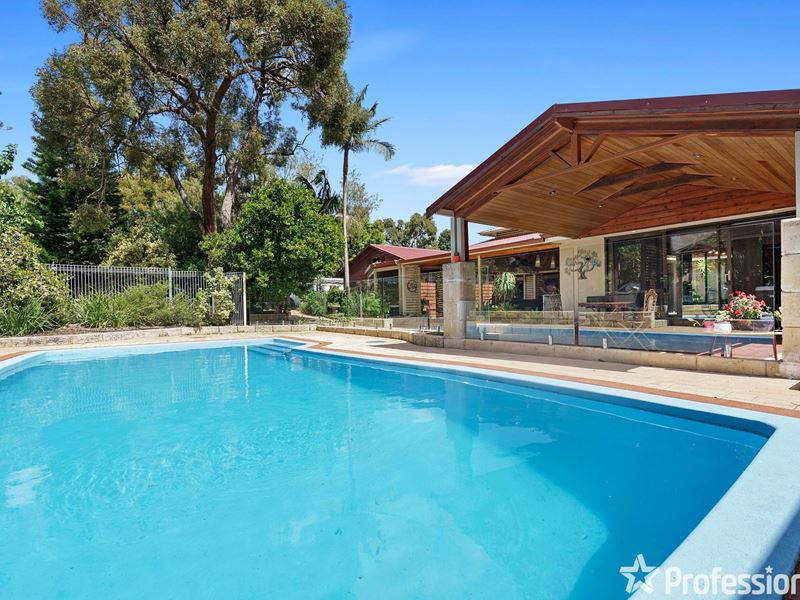 11 Woodland Grove, Maida Vale
