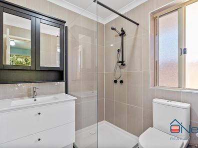 8 Banjo Close, Seville Grove WA 6112