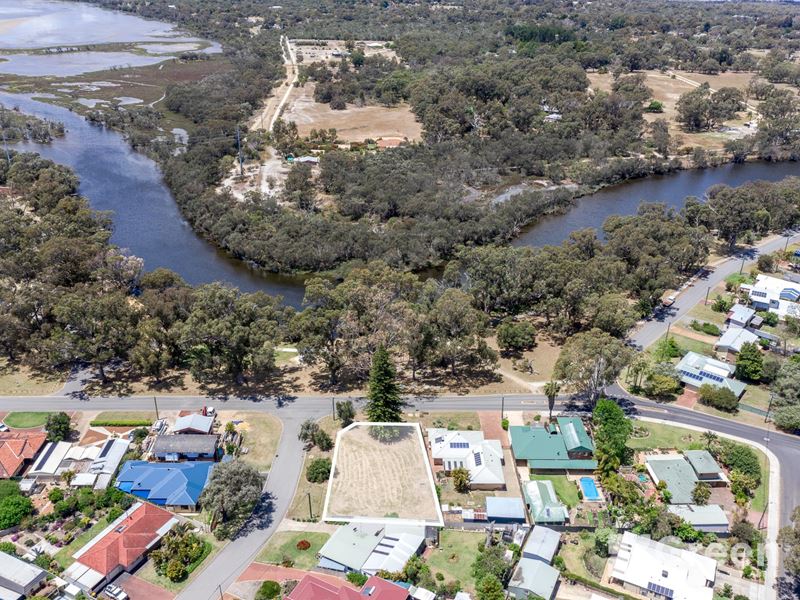 12 Redcliffe Road, Greenfields