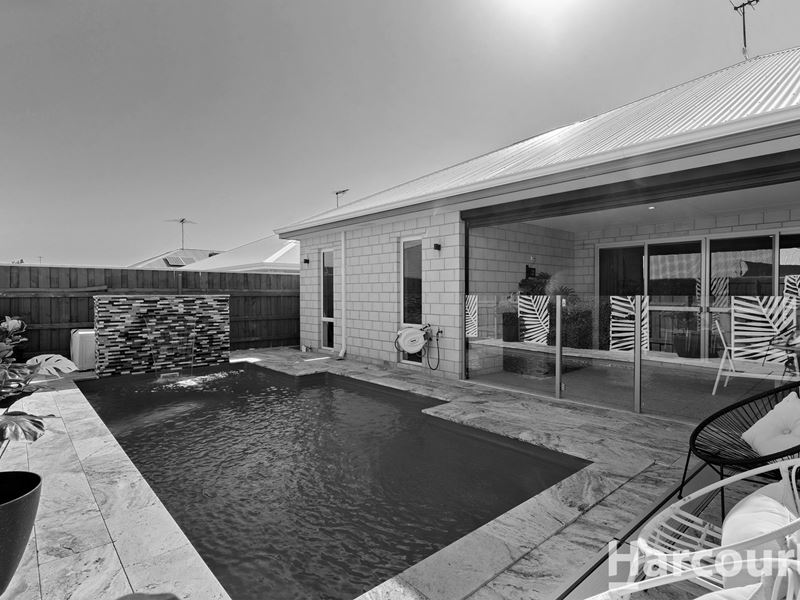 7 Splendens Turn, Halls Head WA 6210