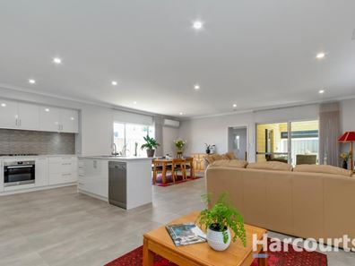 3A Venus Way, Hillarys WA 6025