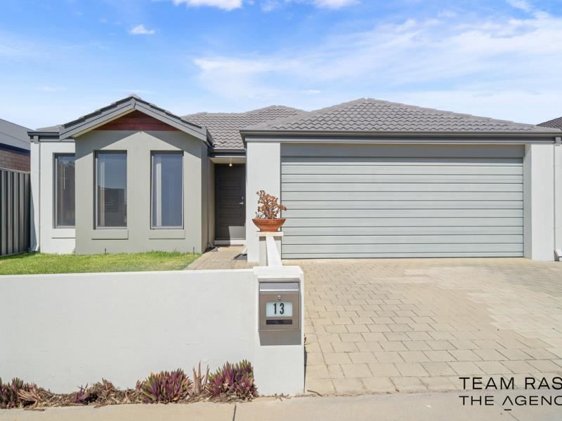 13 Featherleaf Elbow, Banksia Grove