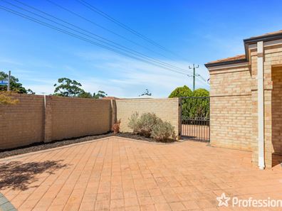 541A Rockingham Road, Lake Coogee WA 6166