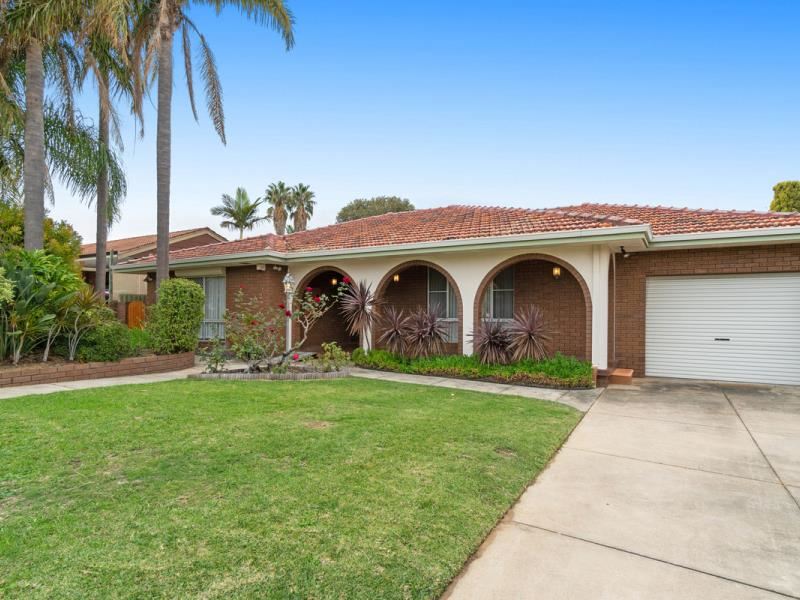 14 Lennoxtown Road, Duncraig