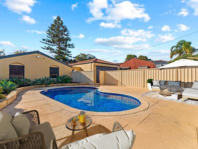 7 Kurrajong Rd, Safety Bay WA 6169