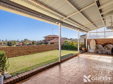 1/34 Oaklands Avenue, Halls Head WA 6210