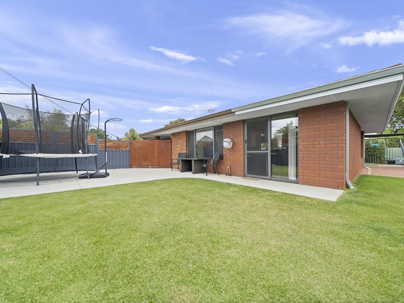 56 Smallman Crescent, Greenwood