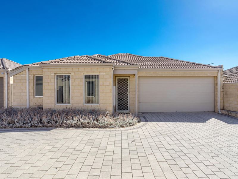 4/6 Adams Court, Kelmscott