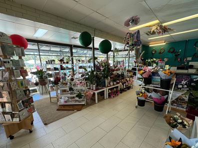 Retail - Blooming Fantastic Opportunity!