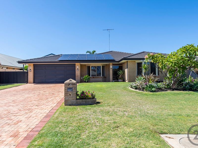 73 Peelwood Parade, Halls Head