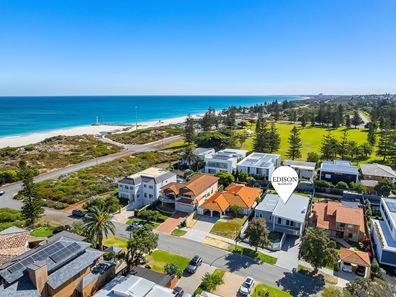 28 Boscombe Avenue, City Beach WA 6015