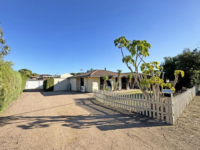 15 Chestnut Street, Castletown WA 6450