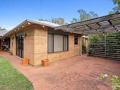 2 Knight Place, Waroona WA 6215