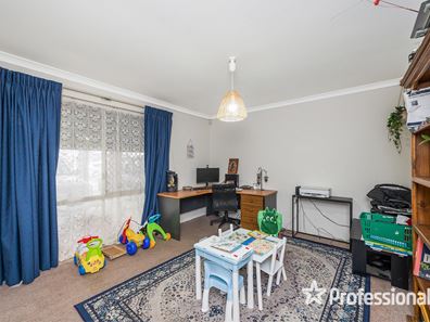 7 Lae Court, Ballajura WA 6066