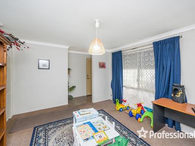 7 Lae Court, Ballajura WA 6066