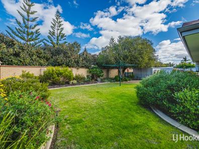 17 Lilac Green, Halls Head WA 6210