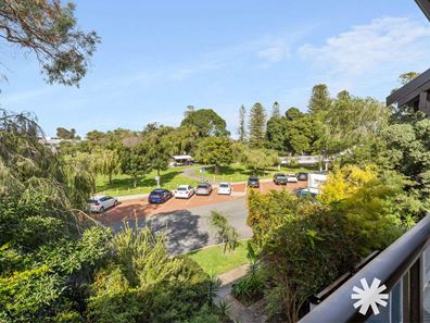 22/4 Comer Street, Como WA 6152