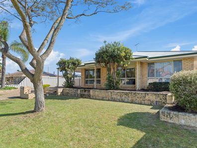 4 Dover St, Greenfields WA 6210