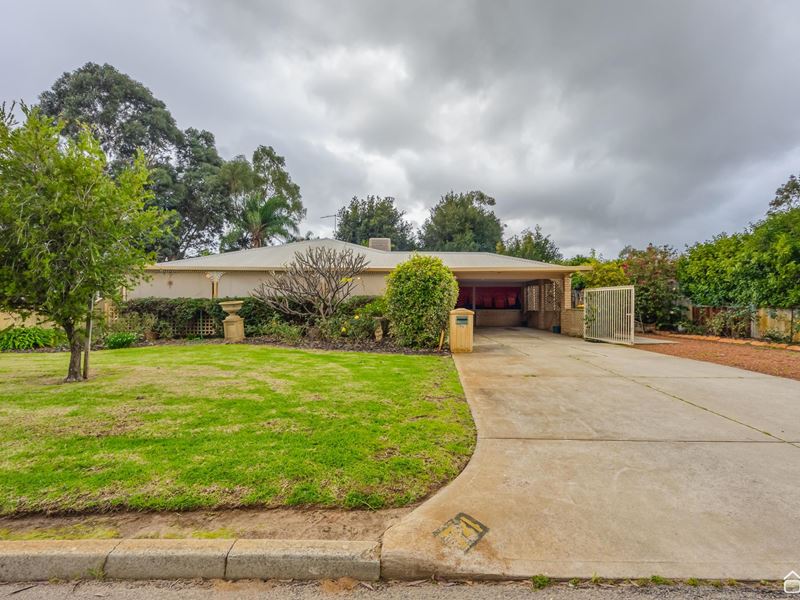 74 Tijuana Road, Armadale WA 6112