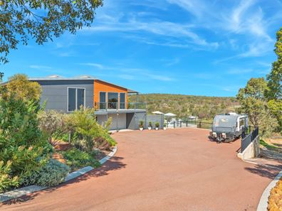 35 Rollinghills Drive, Brigadoon WA 6069